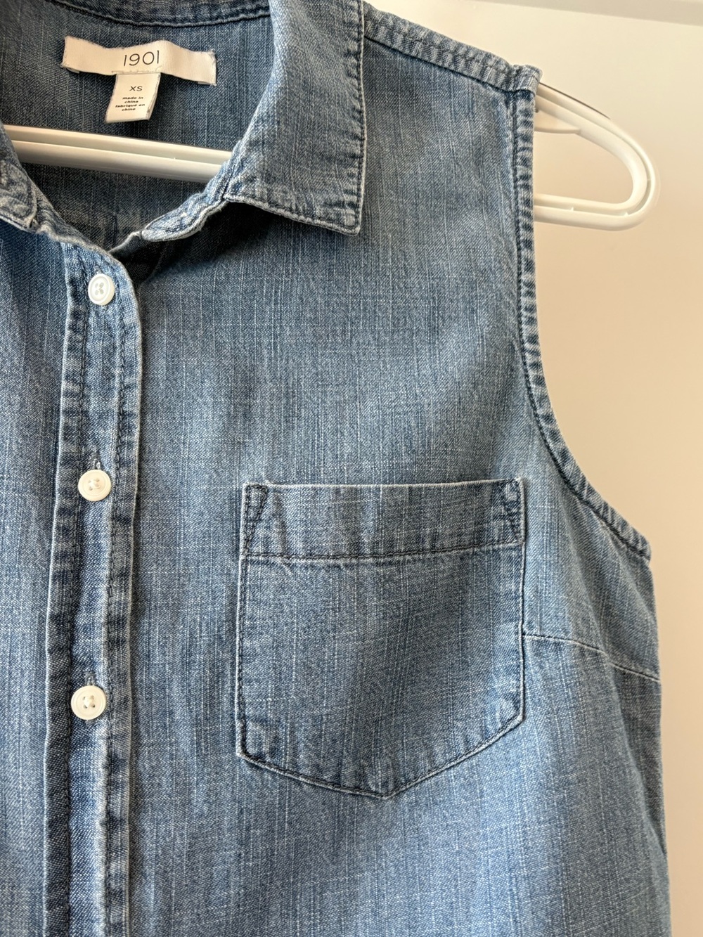 1901 Light Blue Sleeveless Chambray Shirt - Picture 4 of 5